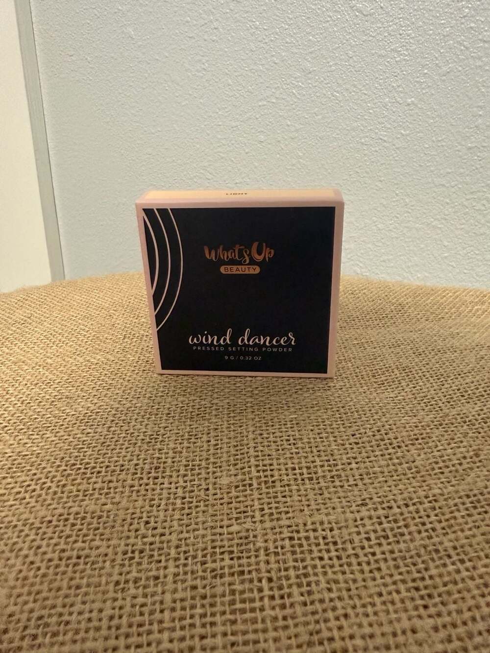 What's Up Beauty Wind Dancer Pressed Setting Powder in shade Light